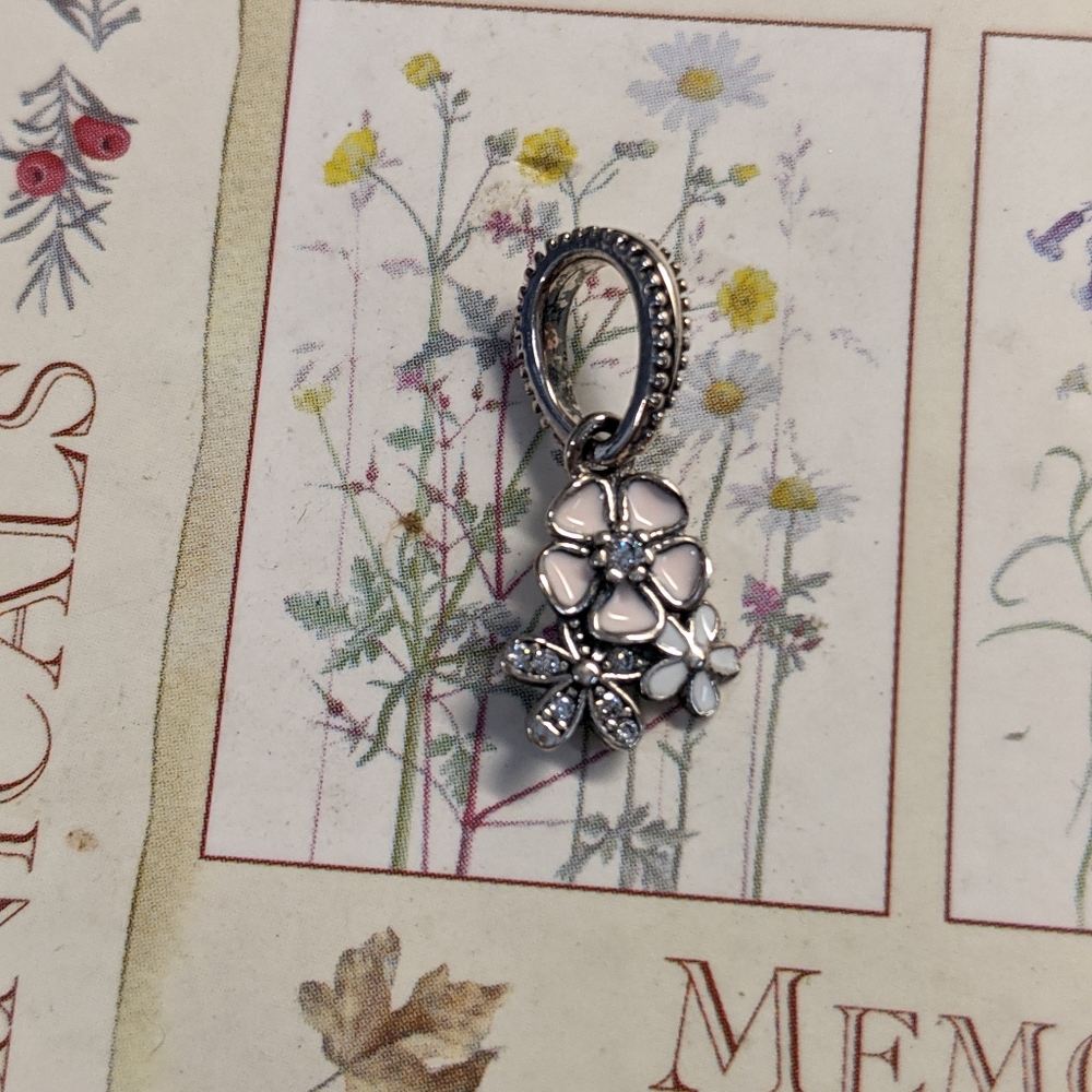 Pandora poetic blooms dangle